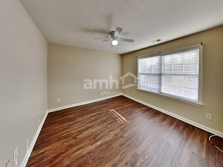 Building Photo - 219 Highland Falls Dr
