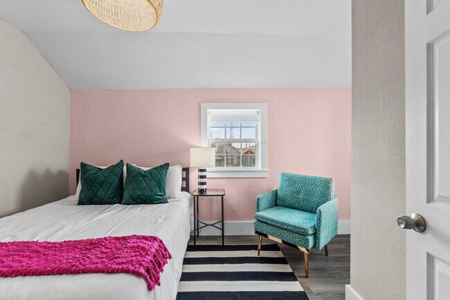 Building Photo - 808 27th St