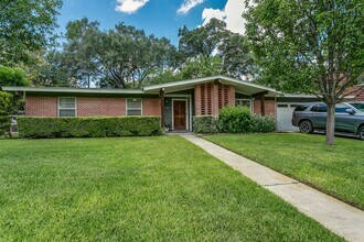 Building Photo - 7407 Quail Run Dr