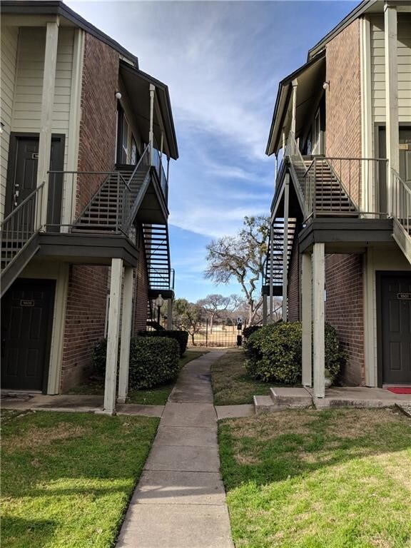 Building Photo - 5981 Arapaho Rd