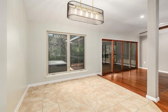 Building Photo - 4920 Hibiscus Valley Dr