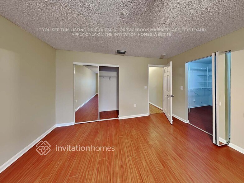 Building Photo - 11558 NW 6th Ct