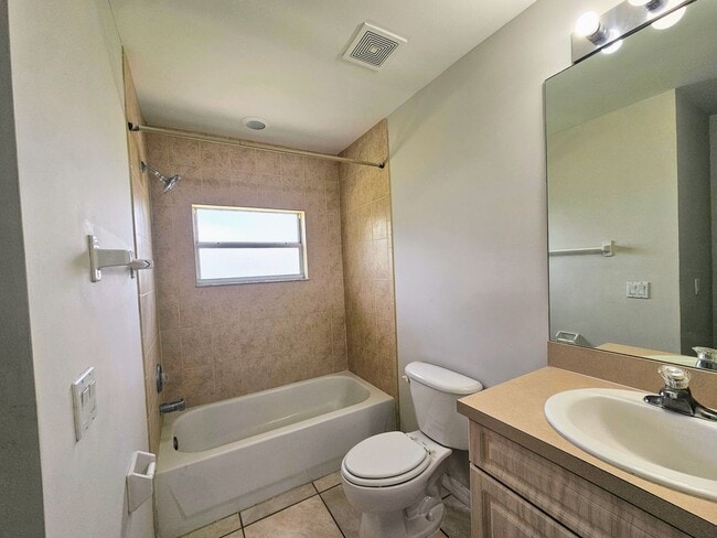 Building Photo - Charming 3-Bedroom, 2-Bath Home in Conveni...