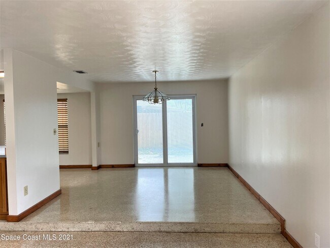 Building Photo - 296 Woodland Dr