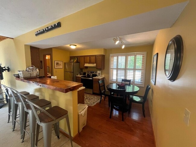 Building Photo - 35 Woodland Pines Rd
