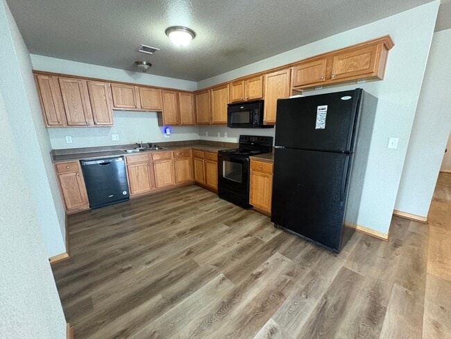 Building Photo - 107 SW Rock Gdn Ln