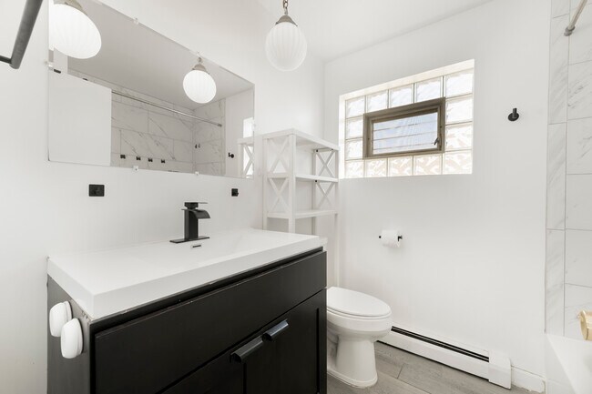 Building Photo - 5311 N Northwest Hwy