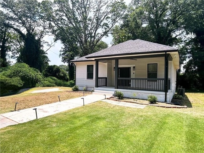 Building Photo - 1701 Lanier Dr SW