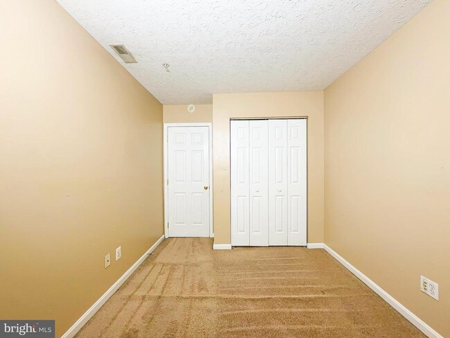 Building Photo - 4826 Buxton Cir