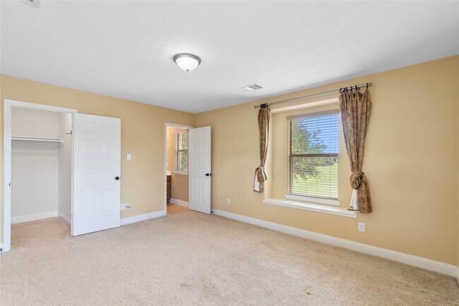 Building Photo - 11119 Hayden Falls Dr
