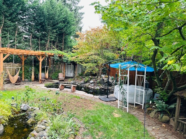 Building Photo - Beautiful Custom Newly Remodeled Home