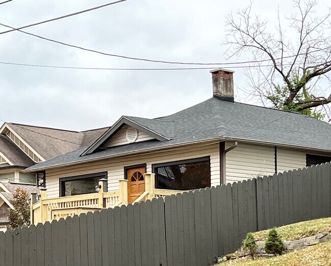 Building Photo - 808 Boylston St