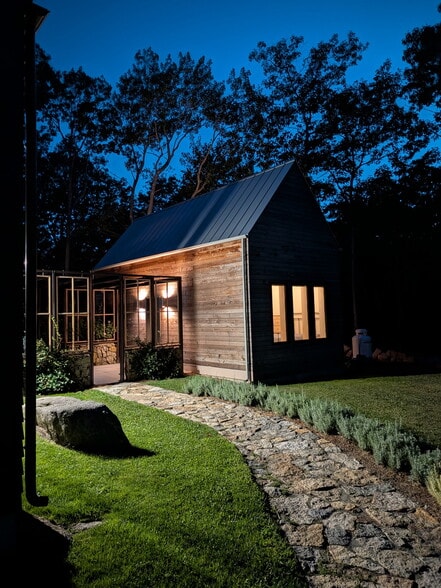 beautiful at night - 73 Pigeon Hill St