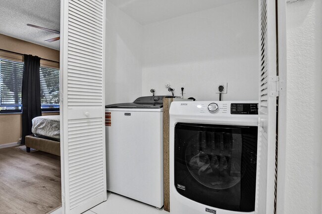 Building Photo - 7387 NW 34th St
