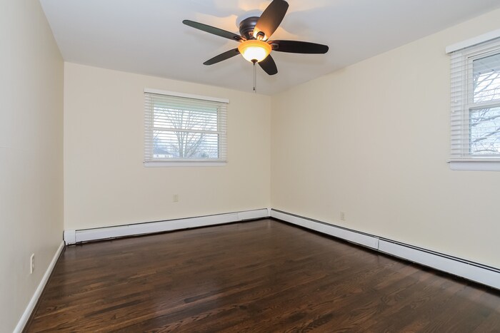 Building Photo - 475 Hermay Dr