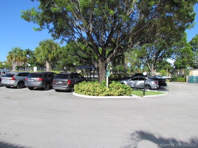 Building Photo - 2630 Riverside Dr