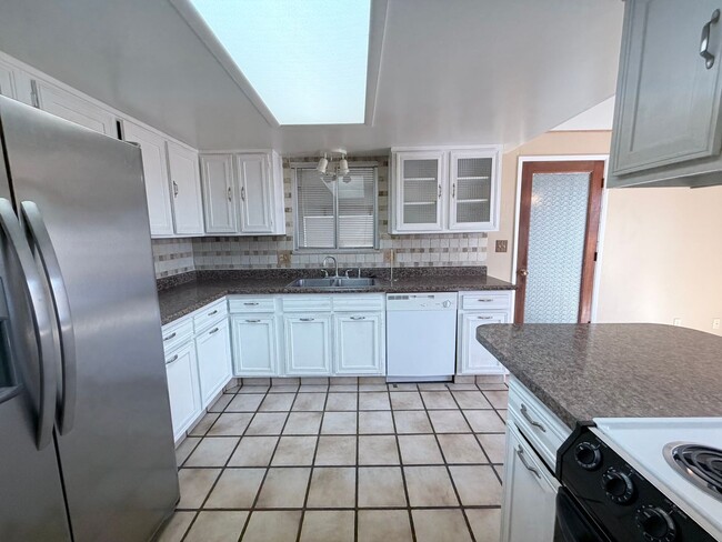 Building Photo - 3BR/2BA with Carport 1,958 sq.ft. rental in Sierra Vista, AZ