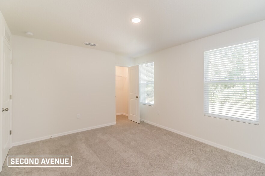 Building Photo - 10811 N Hatari Dr
