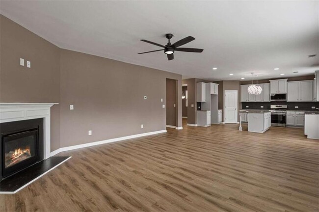 Building Photo - 2044 Britt Dr