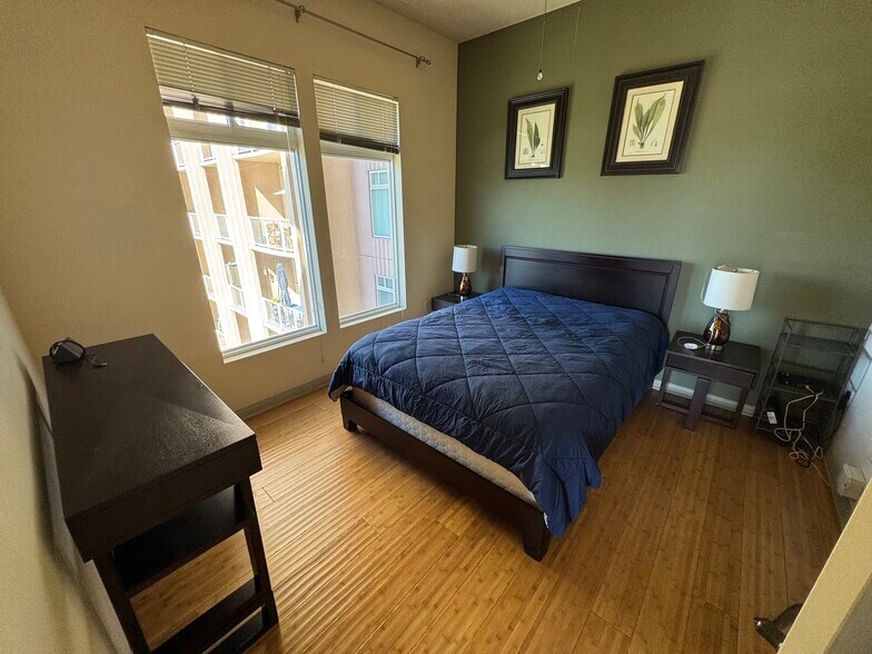 Building Photo - 488 E Ocean Blvd