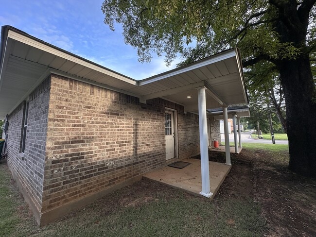 Building Photo - 1736 Jennings St