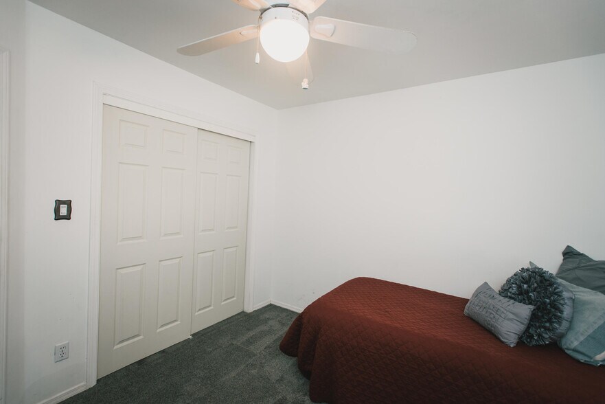 Building Photo - 10228 Belnap Pl
