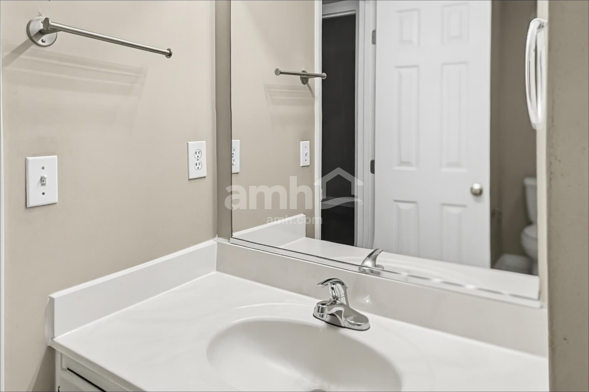 Building Photo - 3520 Huntingridge Dr