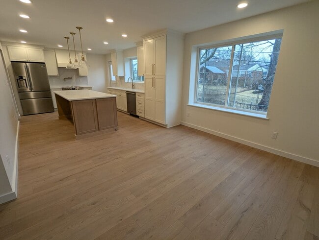Building Photo - High end, 2-bedroom 2-bathroom single family home in Webster Groves!