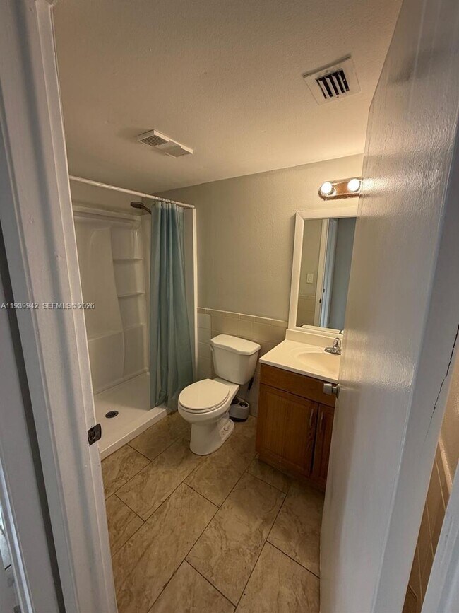 Building Photo - 1820 N Congress Ave