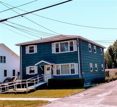 Building Photo - 24 Hoyt St