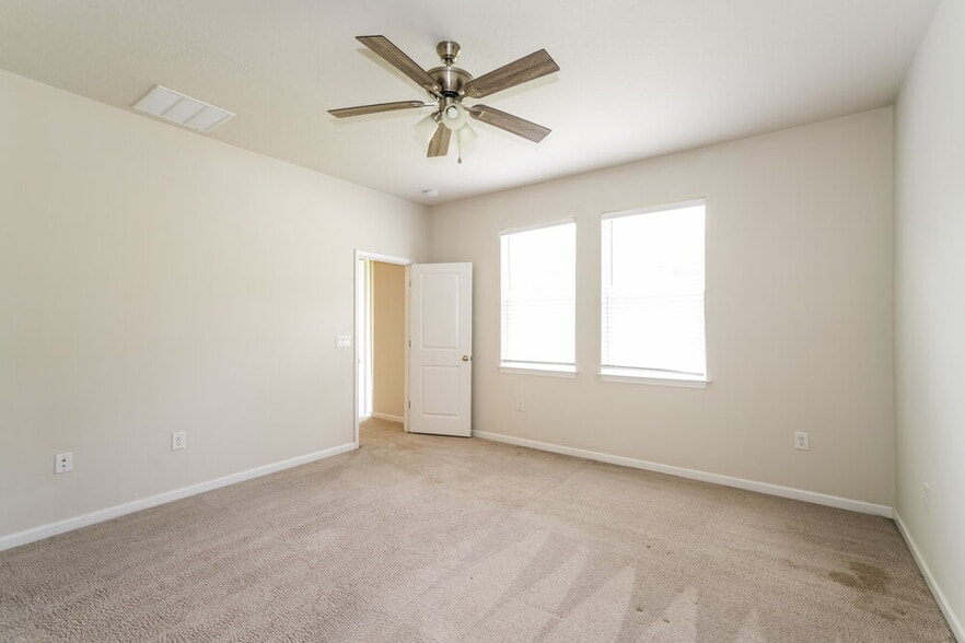 Building Photo - 18424 Hunters Meadow Walk