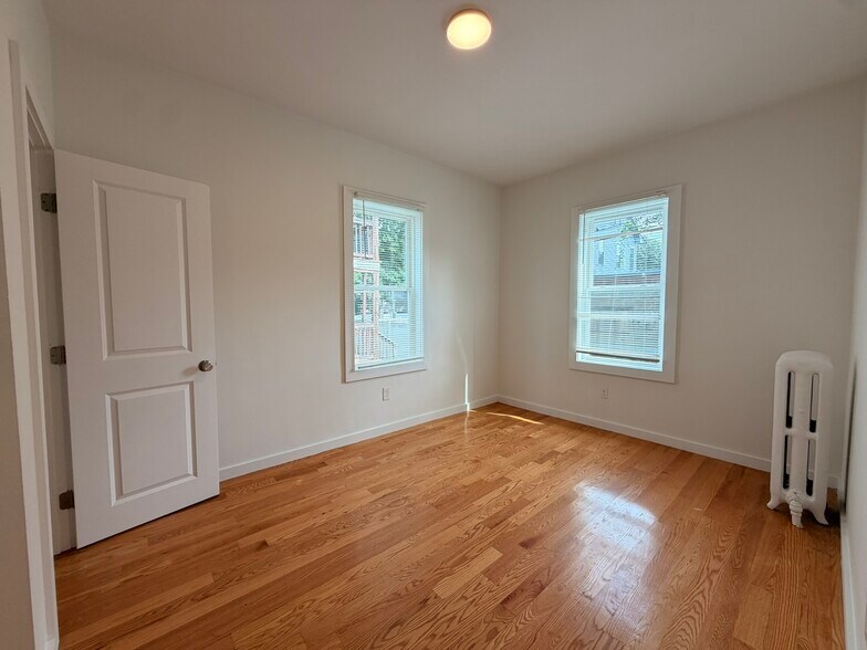 Building Photo - 74 Mora St