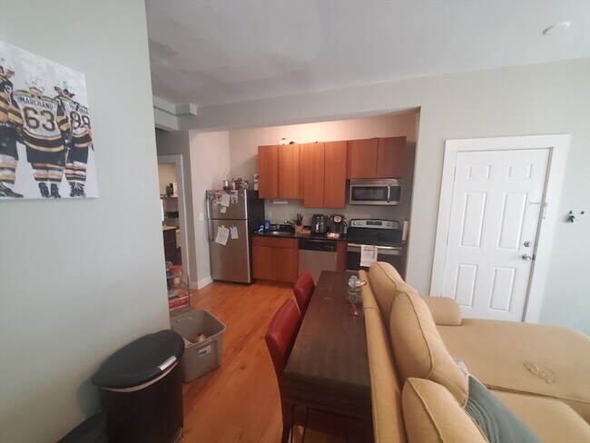 Building Photo - 41 Washburn St