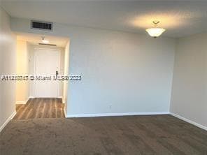 Building Photo - 2500 Parkview Dr