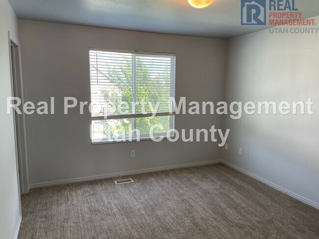 Building Photo - Spanish Fork Home