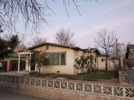Building Photo - 409 Alturas Ave
