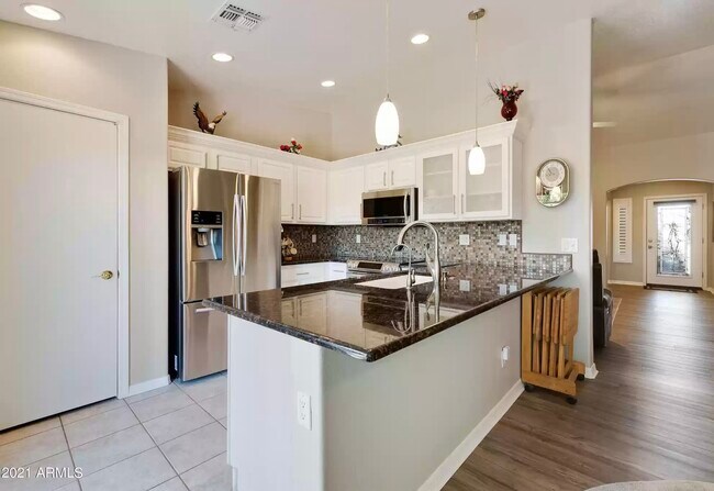 Building Photo - 5039 S Lantana Ln