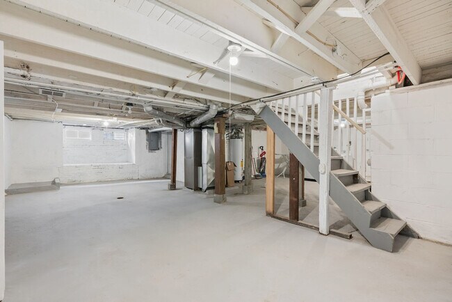 Building Photo - 3532 Greenwood Blvd