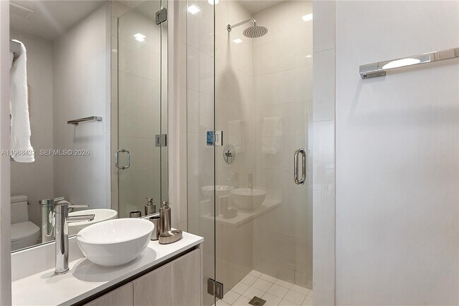 Building Photo - 480 NE 31st St