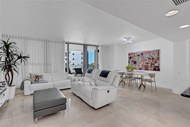 Building Photo - 1500 Ocean Dr