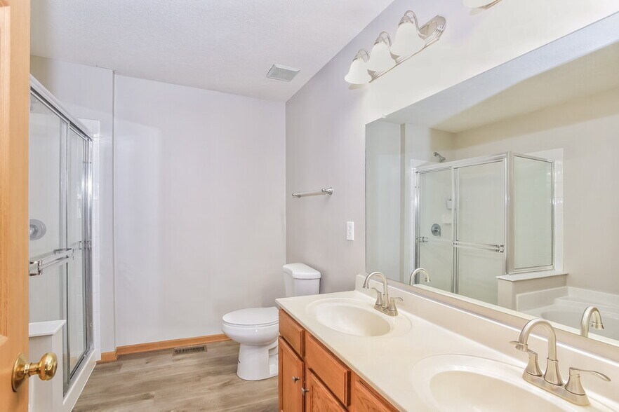 Building Photo - 5924 Westbank Dr