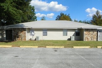 Building Photo - Charming 2 Bedroom Rental in Pace, FL with a Spacious Layout and Prime Location!