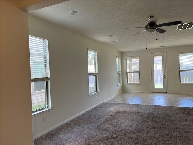 Building Photo - 3322 Nila Crk Dr