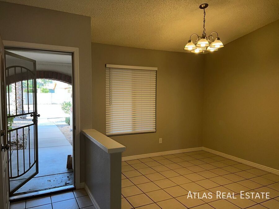 Building Photo - 4145 W Bluefield Ave