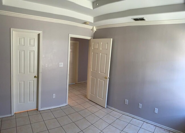 Building Photo - 3708 W Sarah Evans St
