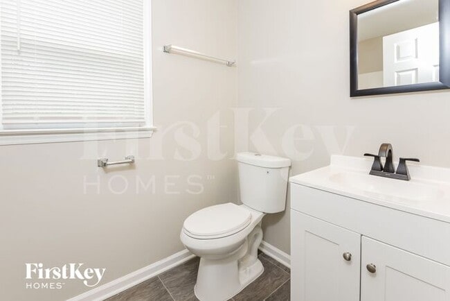 Building Photo - 208 Guinevere Ct