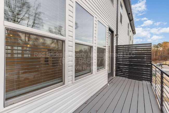 Building Photo - 1816 Blanche St