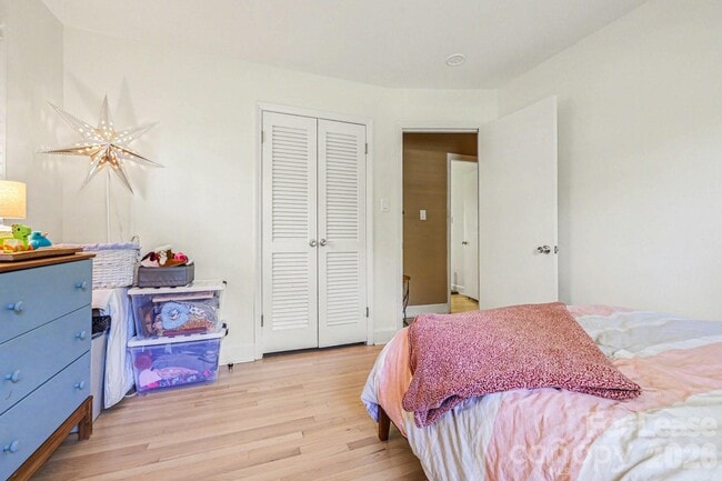 Building Photo - 2120 Rocky Knoll Dr