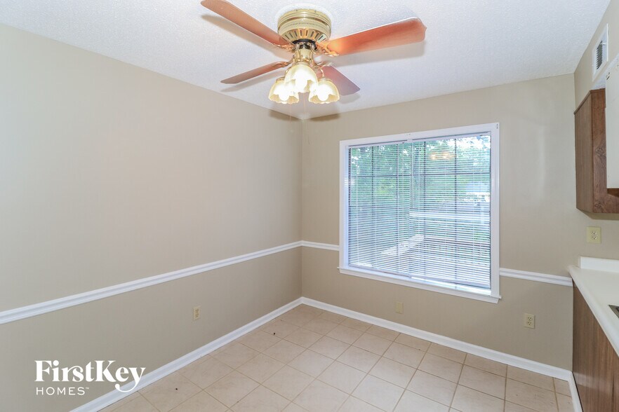 Building Photo - 8418 Chippingham Dr