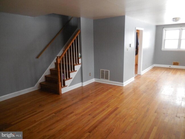 Building Photo - 7801 Hillsway Ave